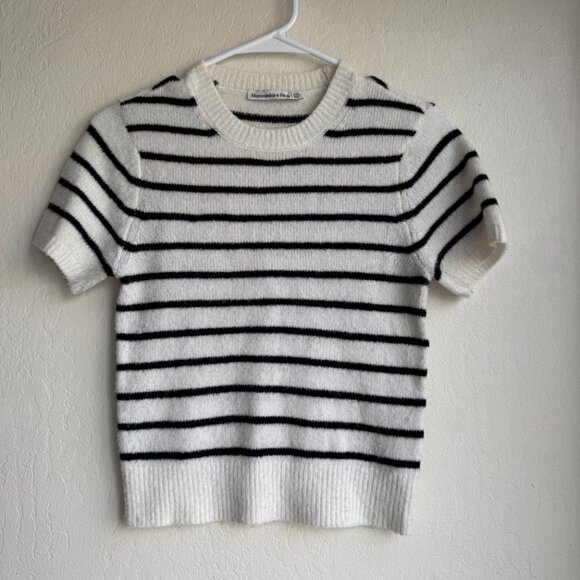 Abercrombie crewneck sweater tshirt - Picture 1 of 4